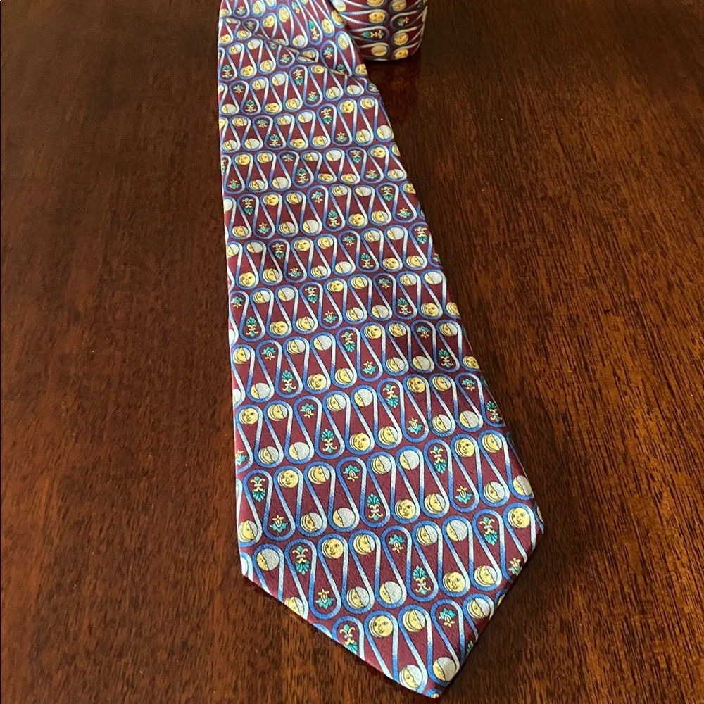 Metropolitan museum of art Men's Burgundy and Blue Patterned Tie